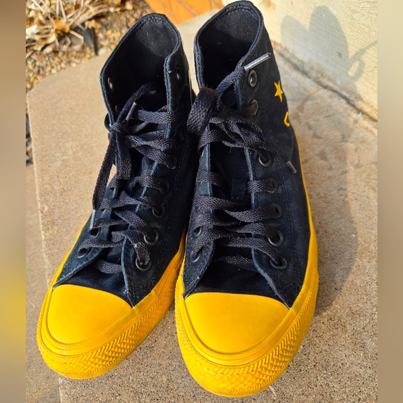 😊Converse Chuck Taylor All Star Hi "Smiley Face" - Black/Yellow W-8.5, M-6.5 - Picture 7 of 9